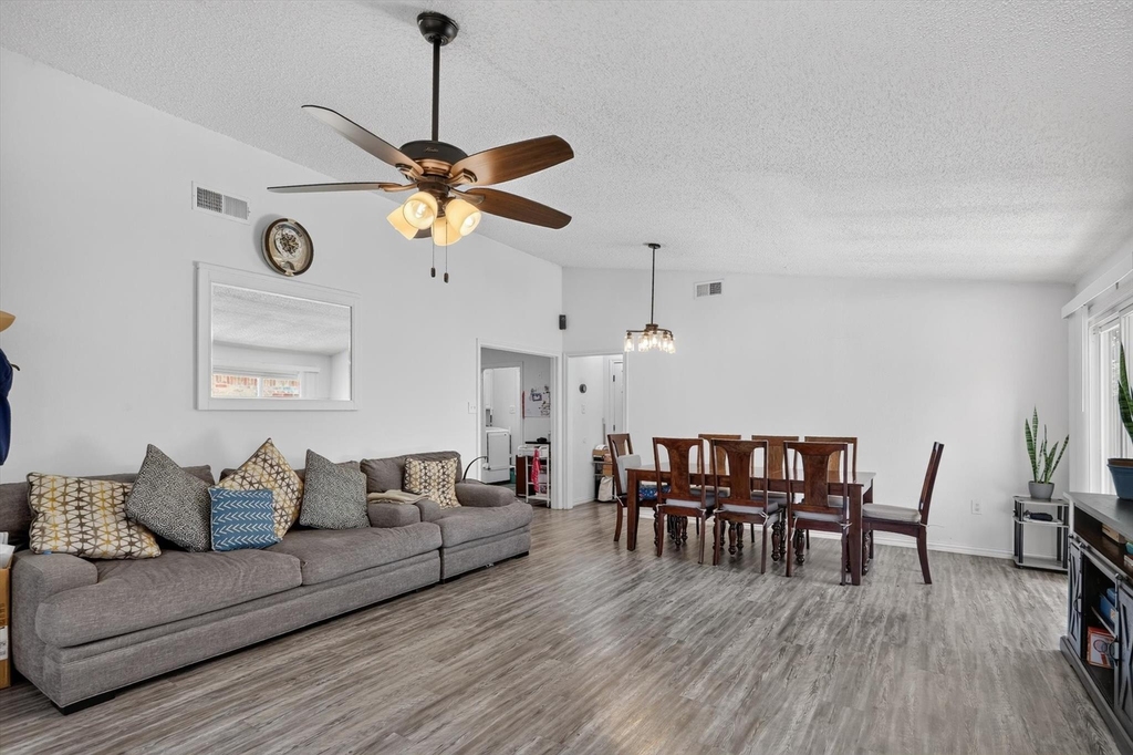 2324 Markland Street - Photo 6
