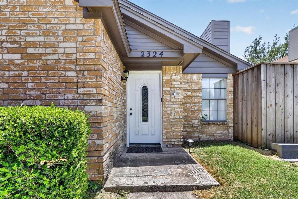 2324 Markland Street - Photo 1