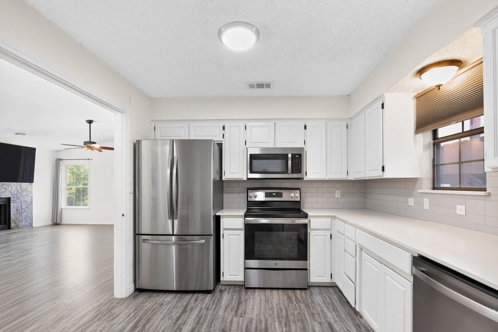 2324 Markland Street - Photo 4