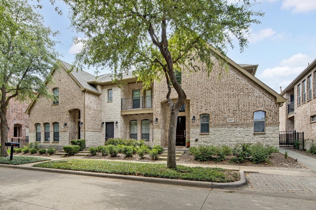 6837 Livorno Lane - Photo 0