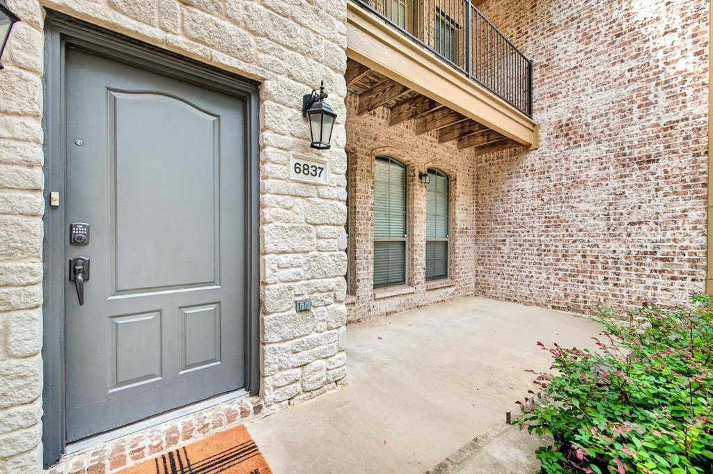 6837 Livorno Lane - Photo 3
