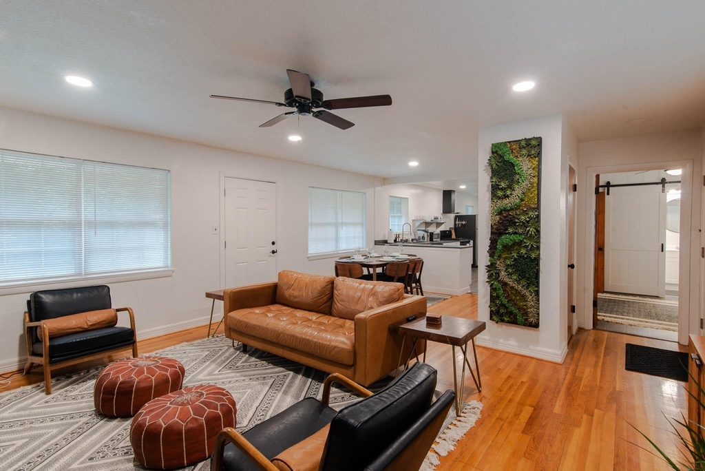 302 Circle Drive - Photo 4