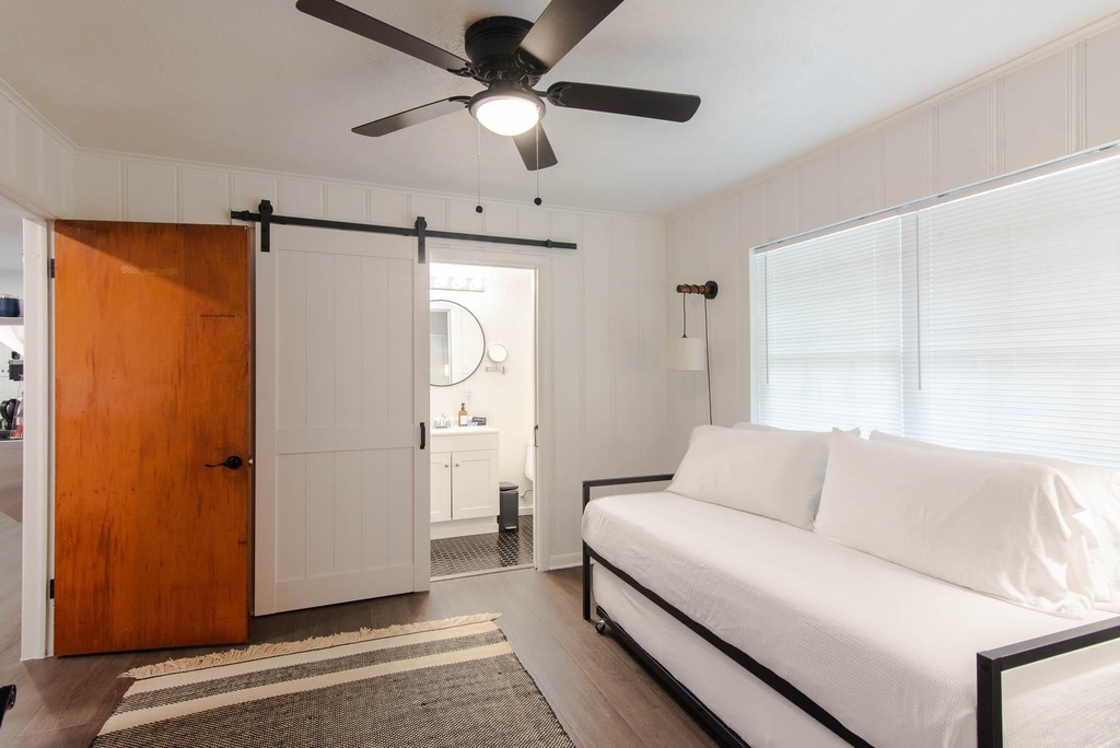 302 Circle Drive - Photo 7