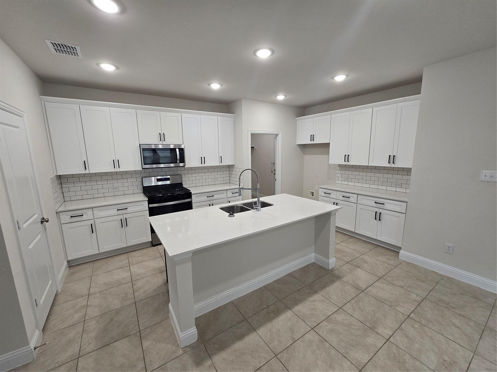1805 Acosta Drive - Photo 2