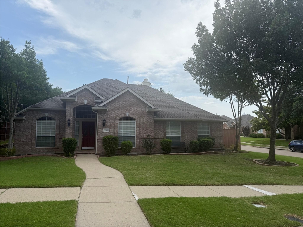 9200 Fairwood Court - Photo 0