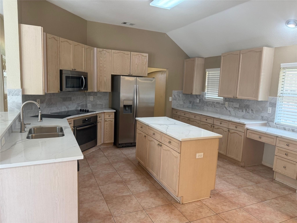 9200 Fairwood Court - Photo 14