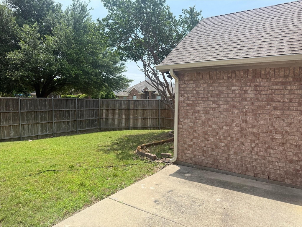 9200 Fairwood Court - Photo 28