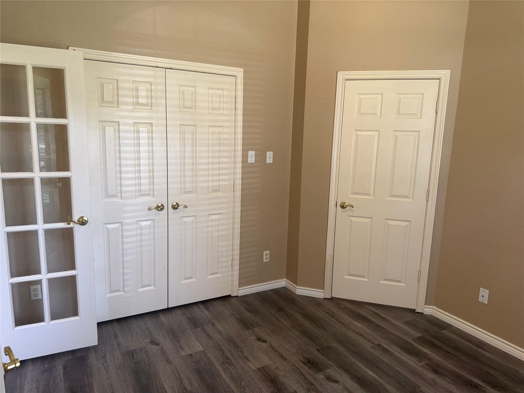9200 Fairwood Court - Photo 7
