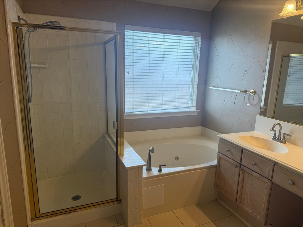 9200 Fairwood Court - Photo 20