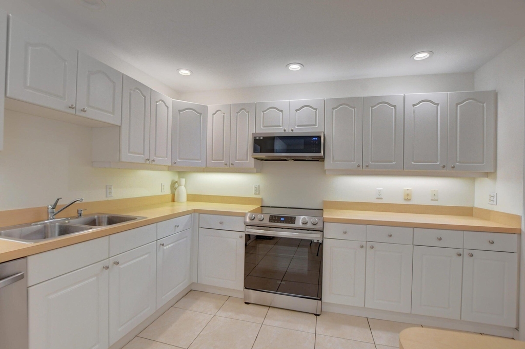 2177 Se 1st Street - Photo 13
