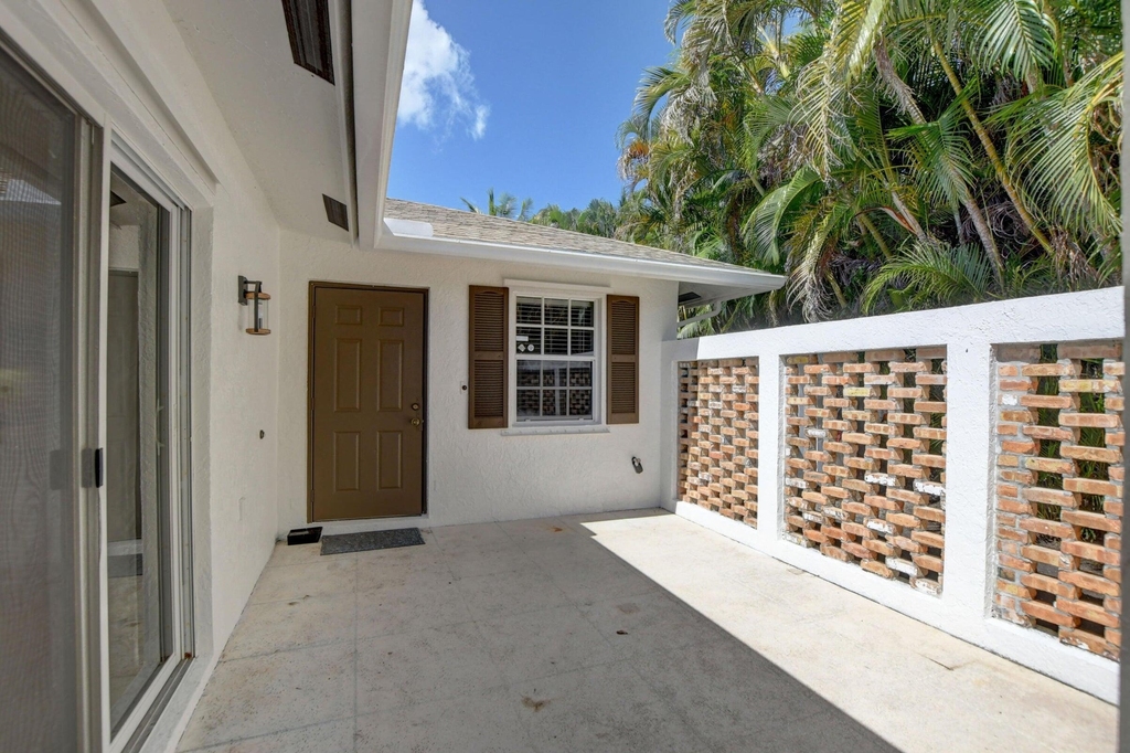 2177 Se 1st Street - Photo 5
