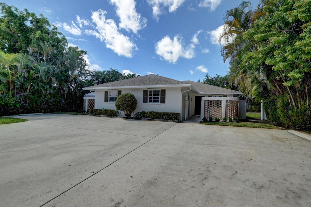 2177 Se 1st Street - Photo 3