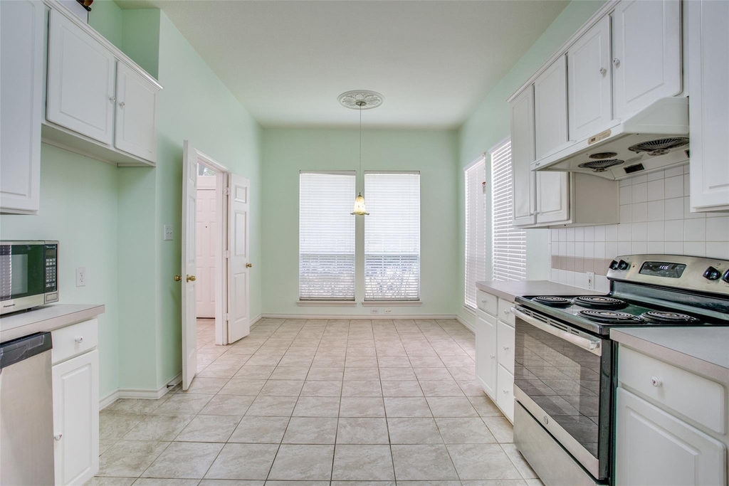 3021 Sawtooth Drive - Photo 6