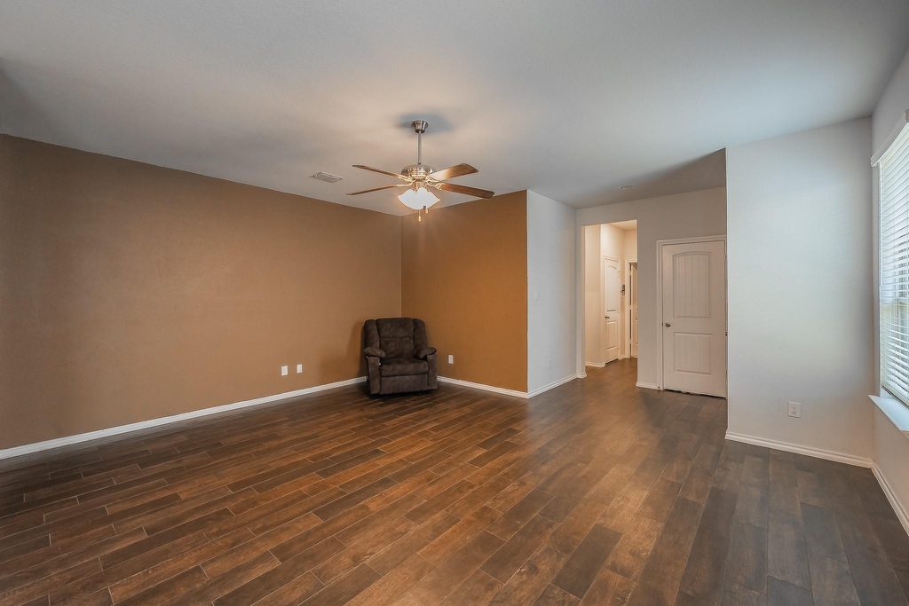 561 Concho Street - Photo 6