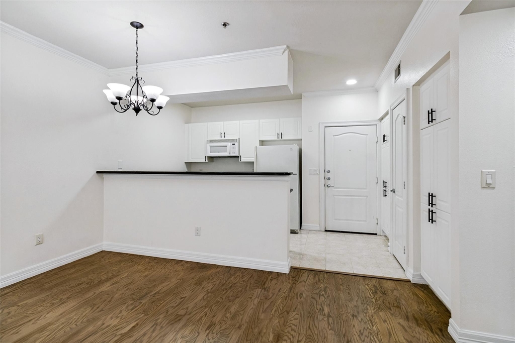 3400 Welborn Street - Photo 9