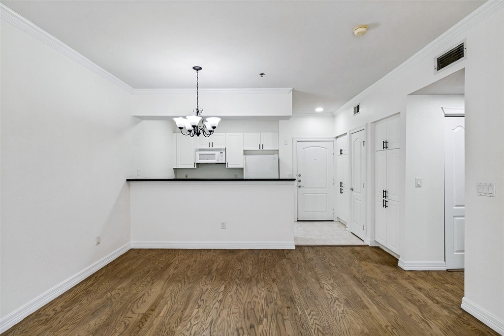 3400 Welborn Street - Photo 7