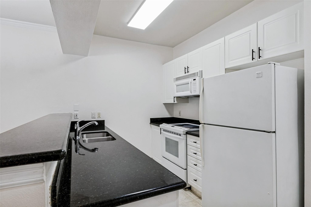 3400 Welborn Street - Photo 11