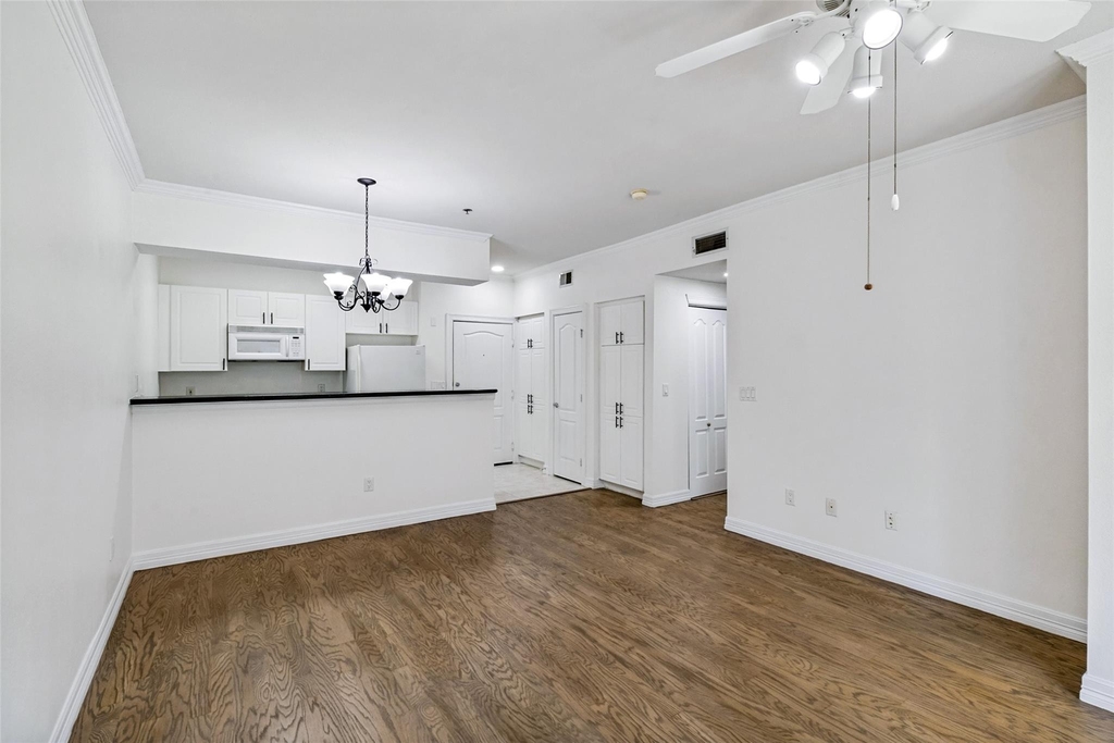 3400 Welborn Street - Photo 8