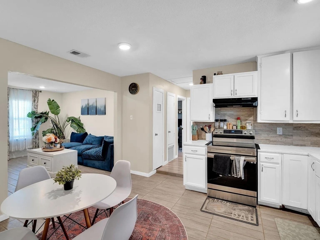 4208 Wiman Drive - Photo 4