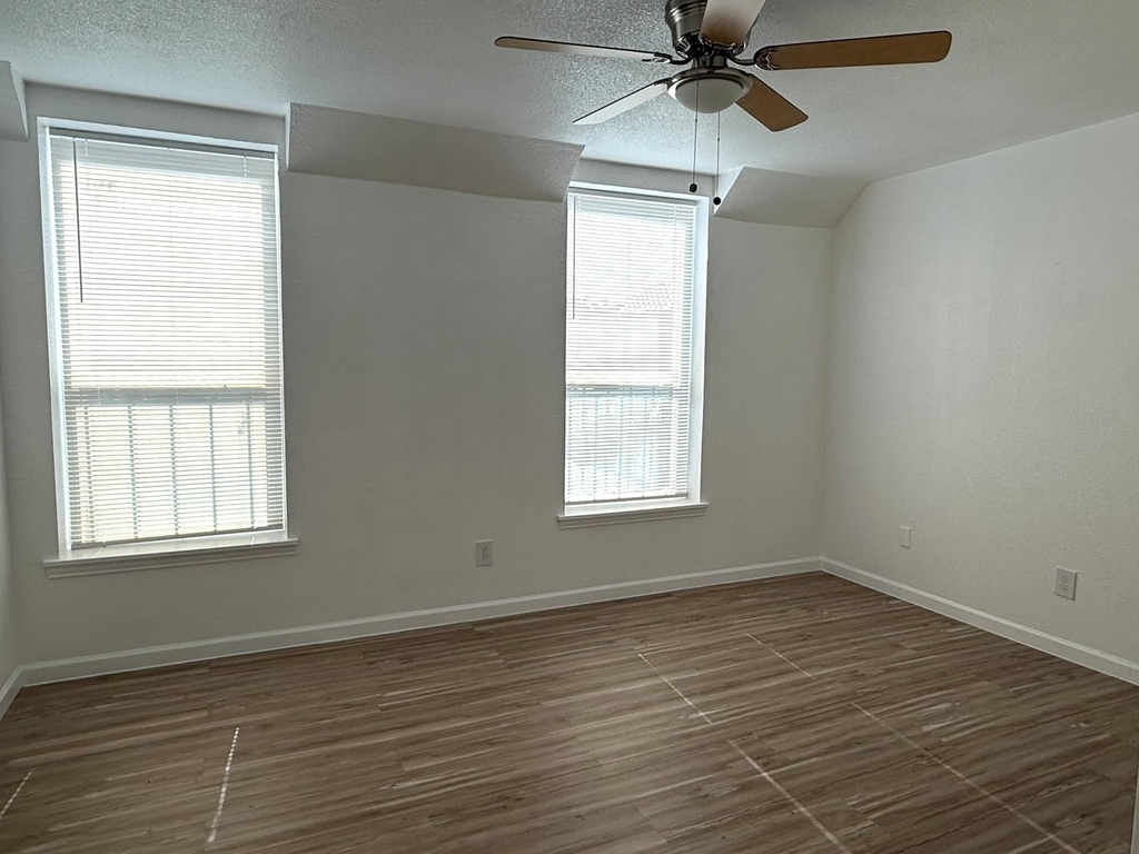 9825 Park Lane Court - Photo 18