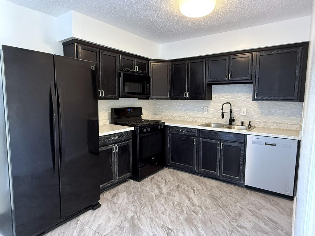 9825 Park Lane Court - Photo 1