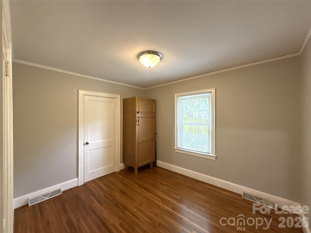 4908 Elder Avenue - Photo 11