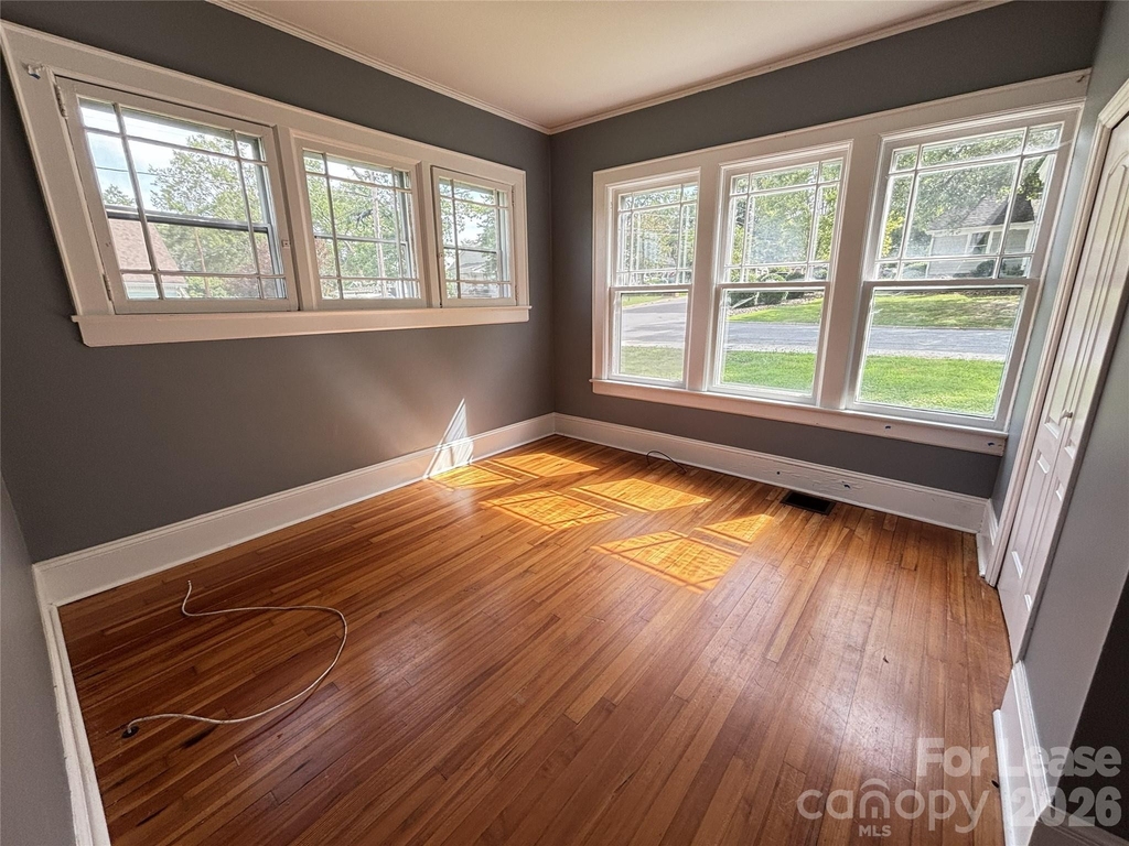 629 N Cedar Street - Photo 6