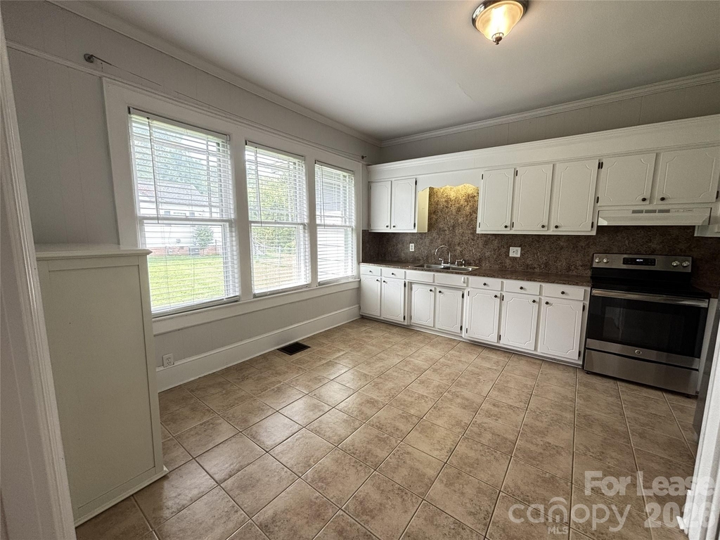 629 N Cedar Street - Photo 3