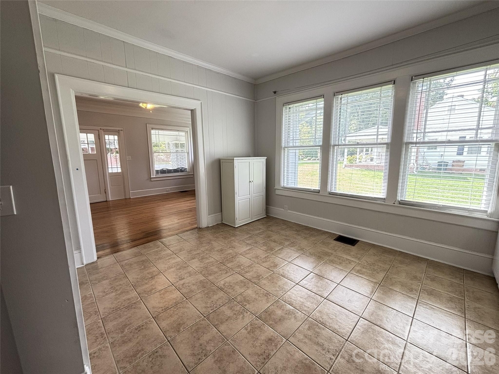 629 N Cedar Street - Photo 5