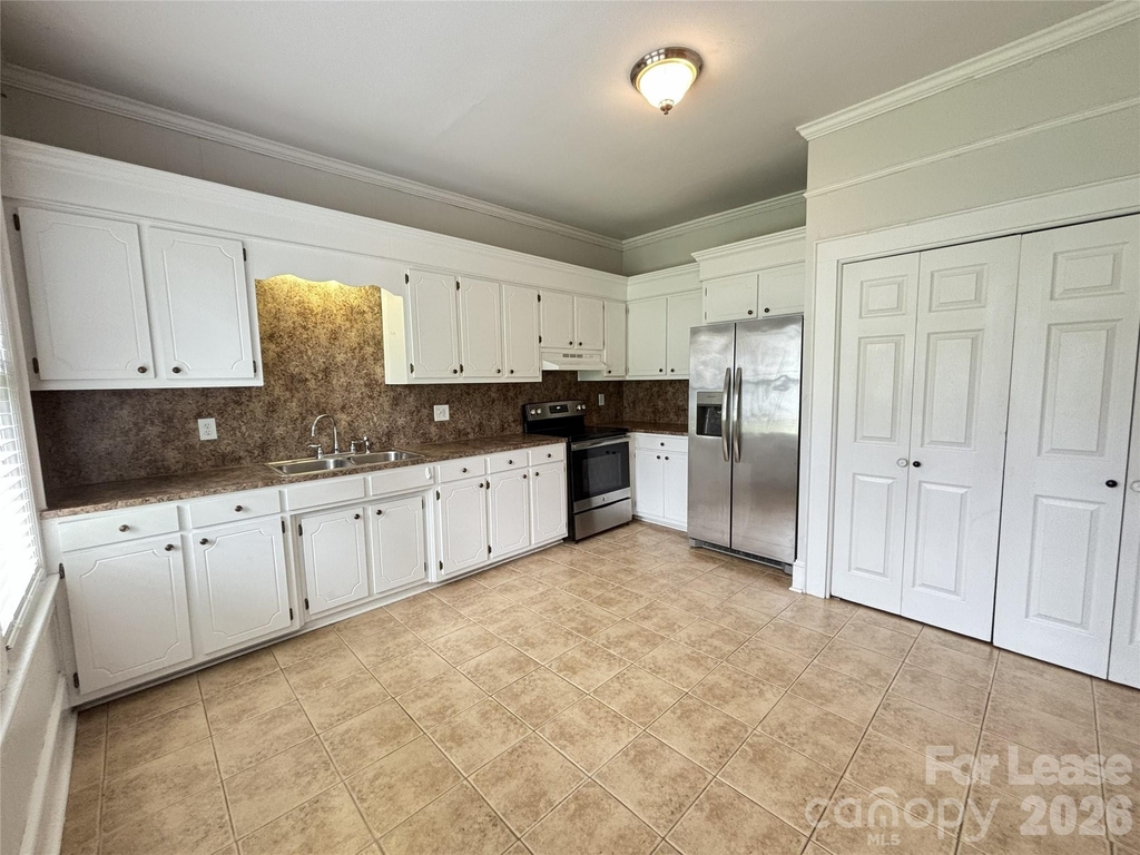 629 N Cedar Street - Photo 4