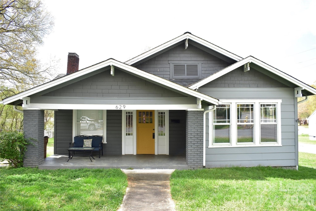 629 N Cedar Street - Photo 0