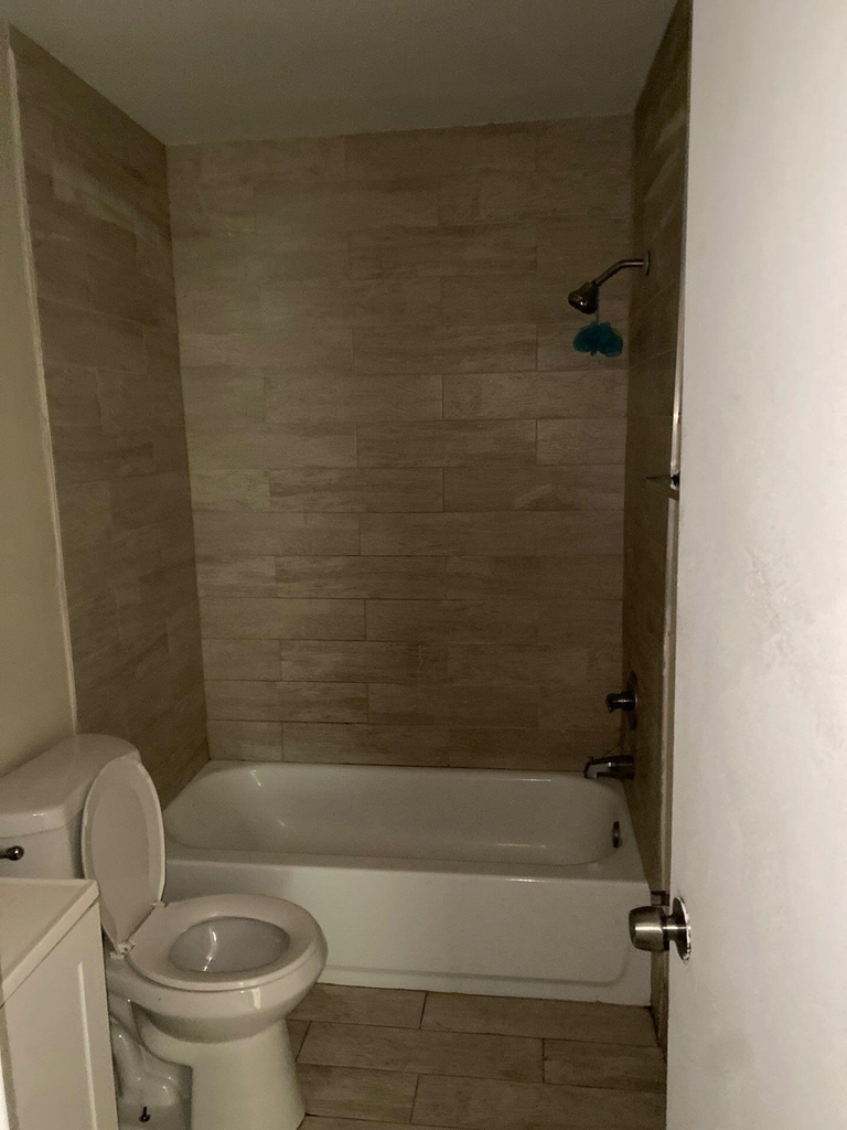 403 Nw 32nd Court - Photo 8