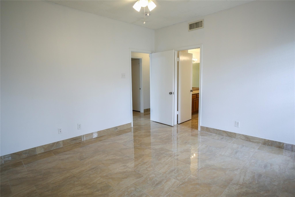 5859 Frankford Road - Photo 14