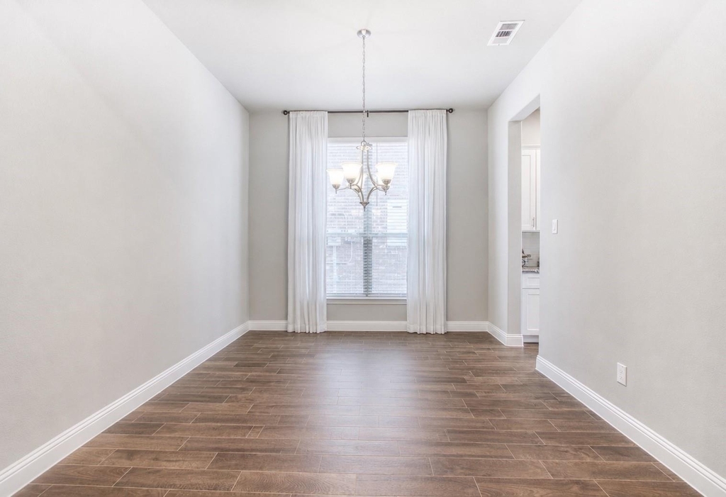6109 Marigold Drive - Photo 6