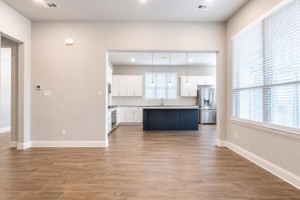 6109 Marigold Drive - Photo 4