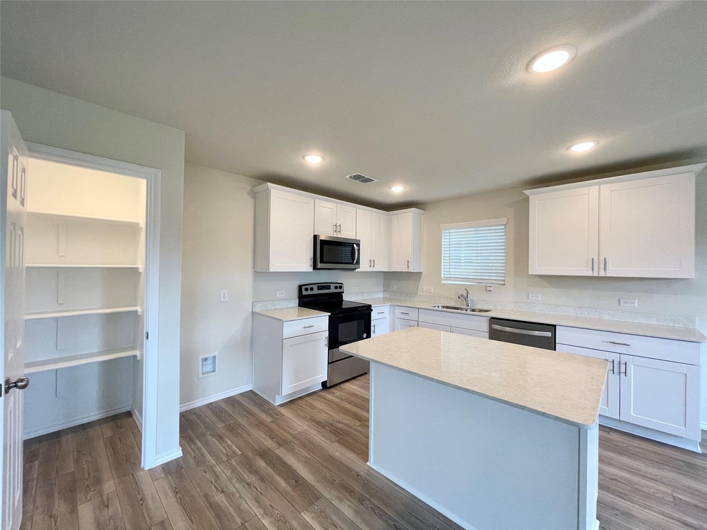 481 Grenada Lake Drive - Photo 5