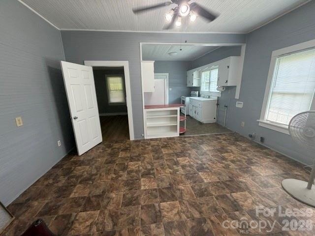559 Shady Lane - Photo 1