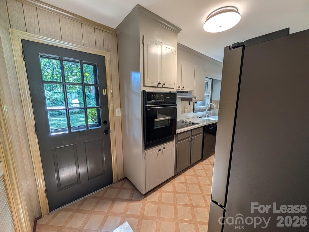 103 Abingdon Circle - Photo 2