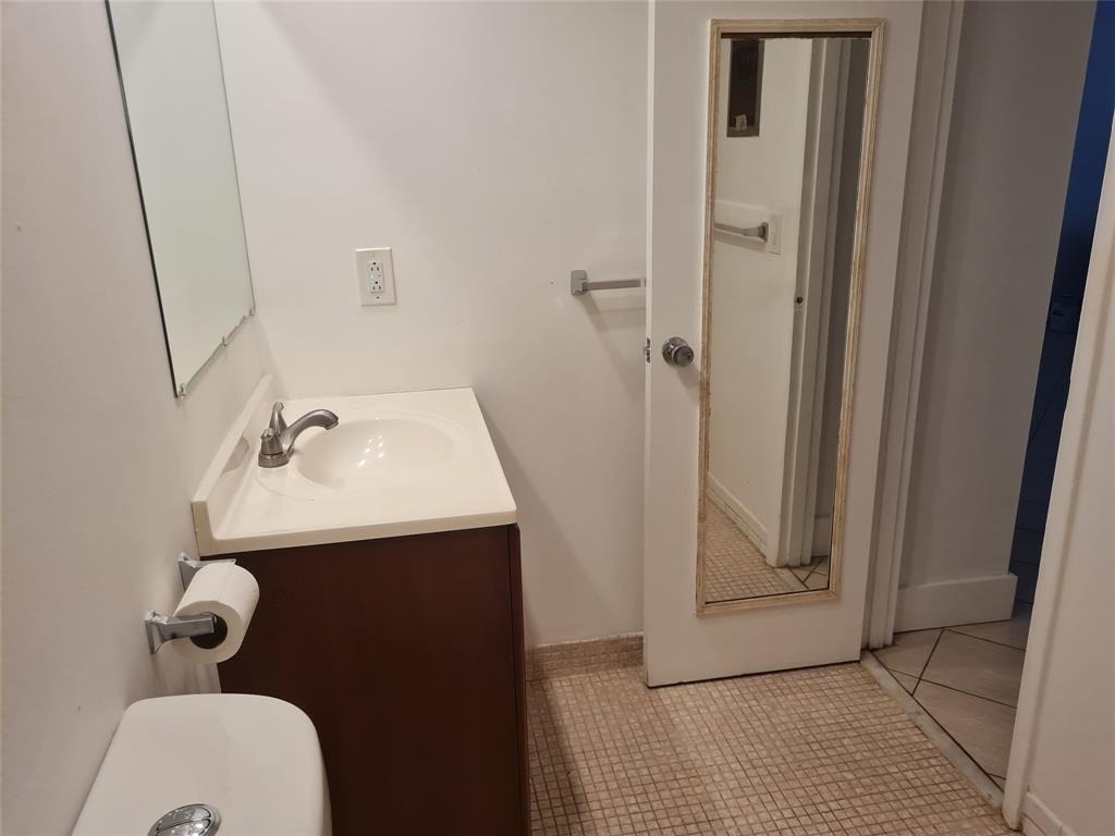 300 Golden Isles Drive - Photo 9