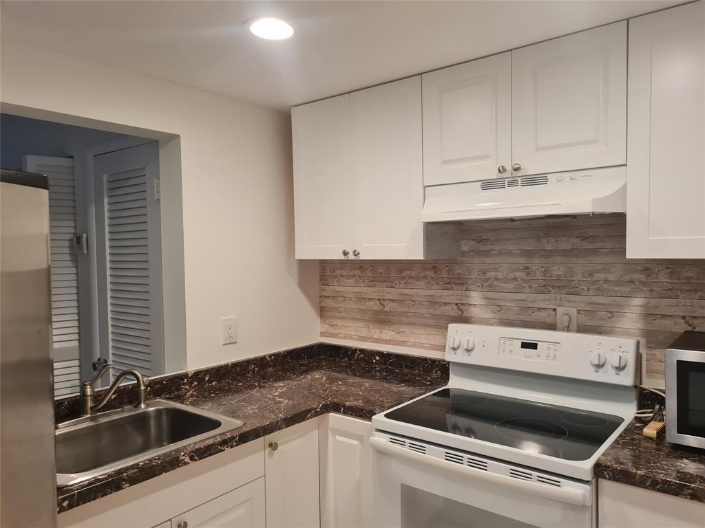 300 Golden Isles Drive - Photo 12