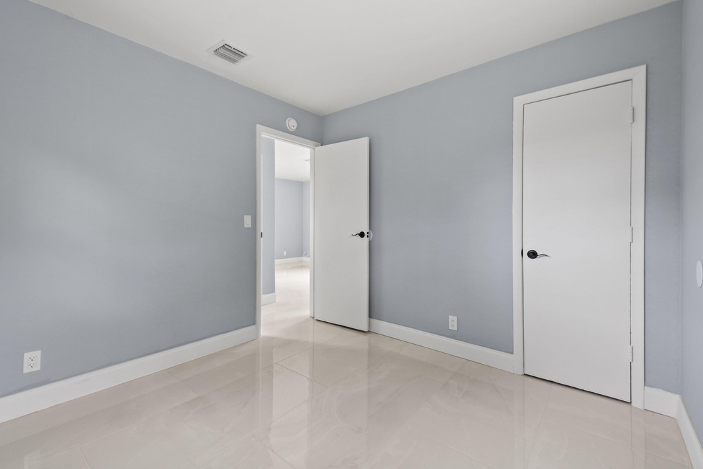 968 W 9th Street - Photo 12