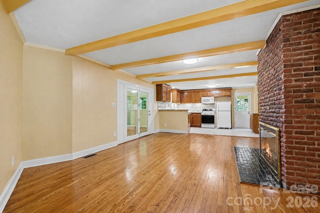 7017 Linda Lake Drive - Photo 3