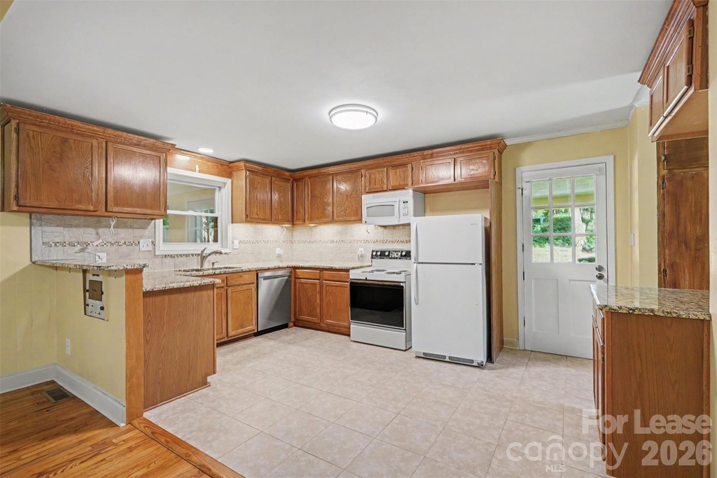 7017 Linda Lake Drive - Photo 4