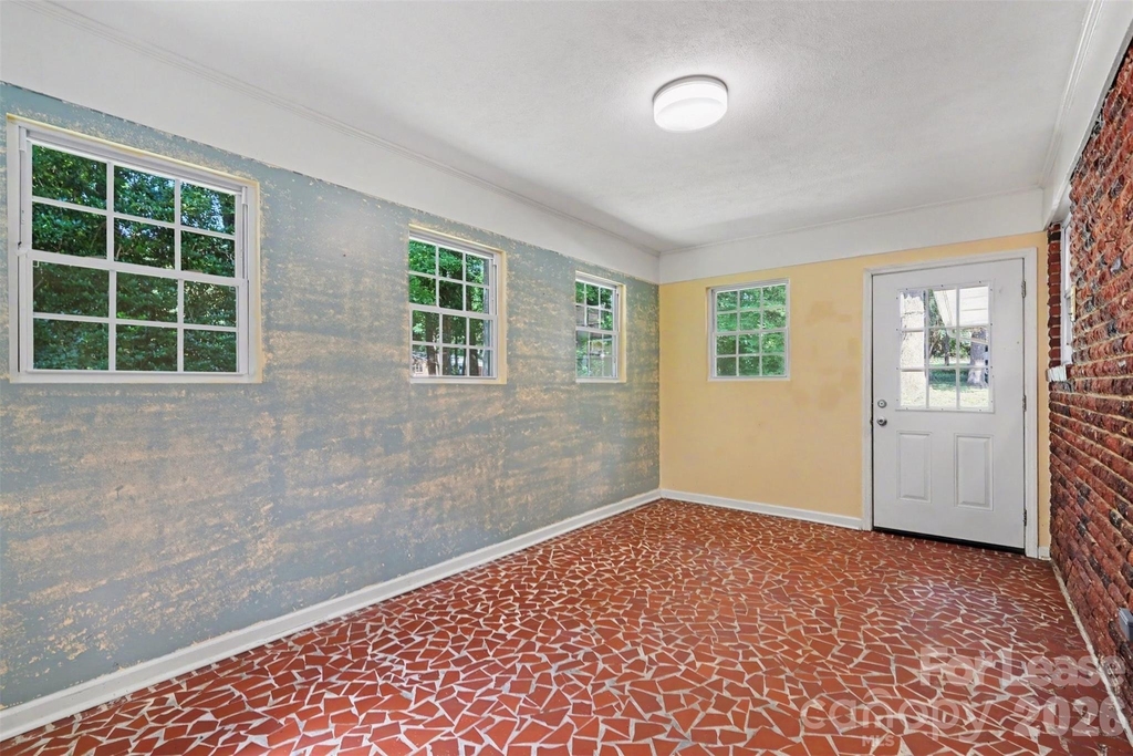7017 Linda Lake Drive - Photo 16