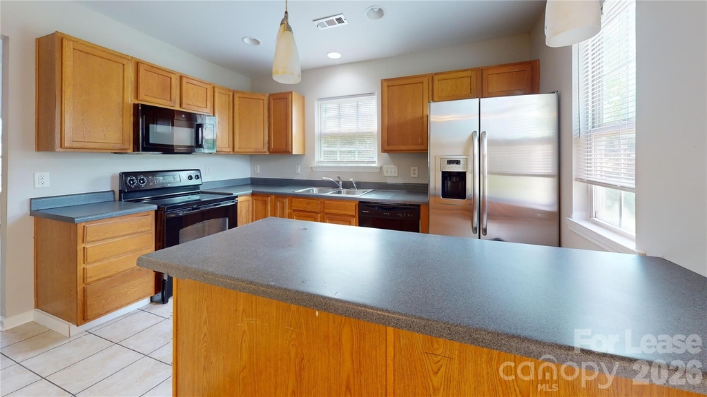 10131 Ballyclare Court - Photo 9