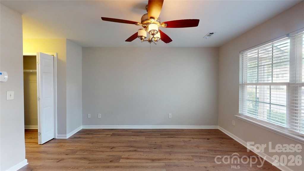 10131 Ballyclare Court - Photo 11