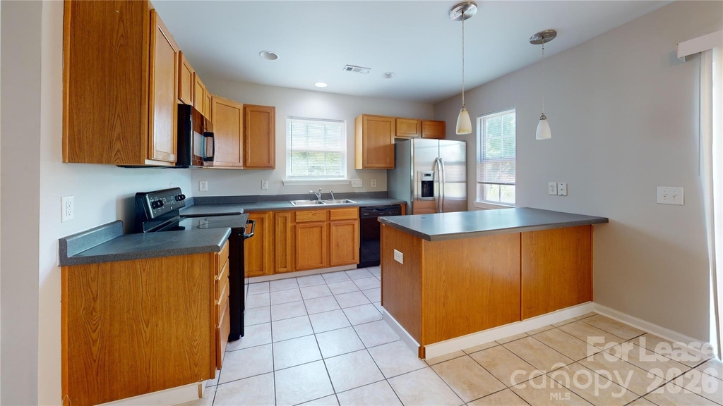 10131 Ballyclare Court - Photo 8