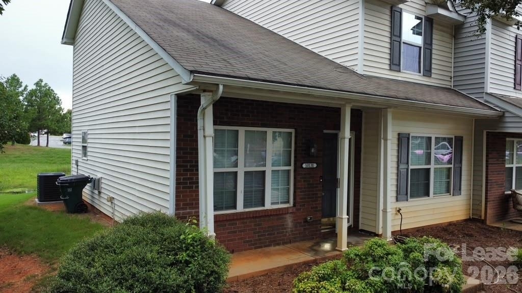 10131 Ballyclare Court - Photo 0