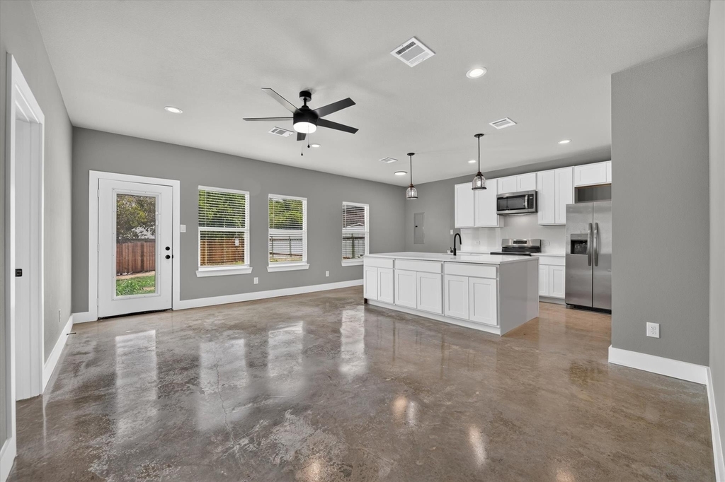 2817 Clinton Avenue - Photo 6