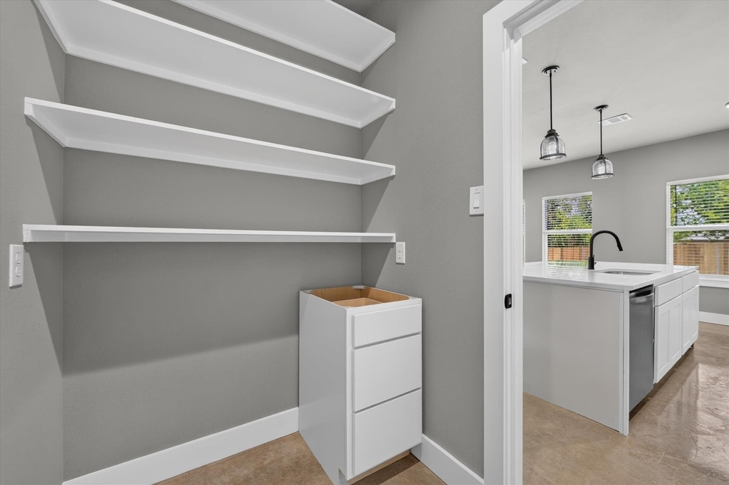 2817 Clinton Avenue - Photo 15